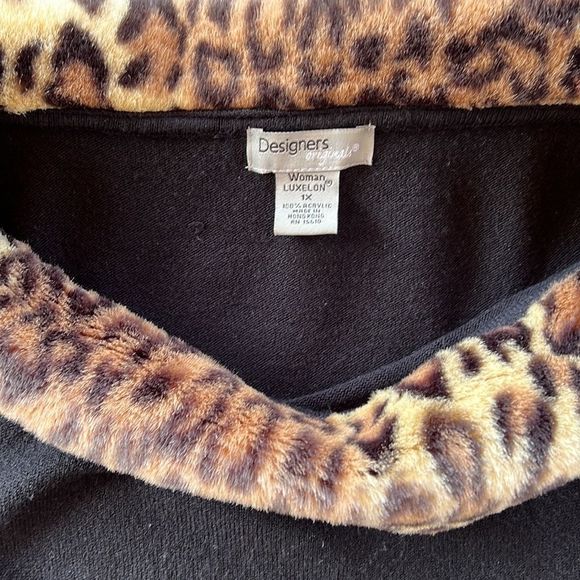 black sweater with cheetah collar - Picture 2 of 5